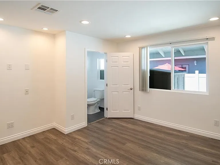7445 Hesperia Ave — Photo 12