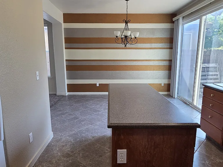 1350 Belmont Dr — Photo 11