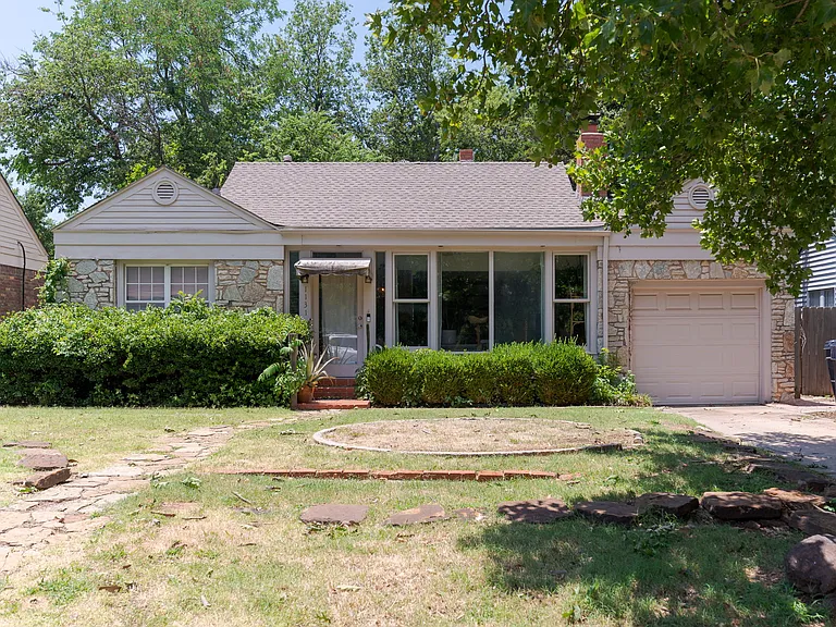 1131 Lombardy Rd — Photo 34