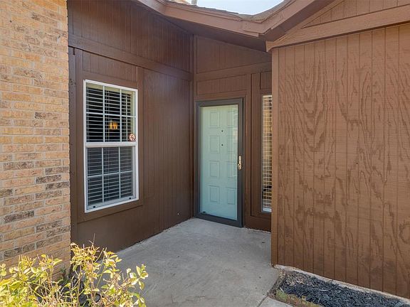 4th image of 716 Stonecroft Cir