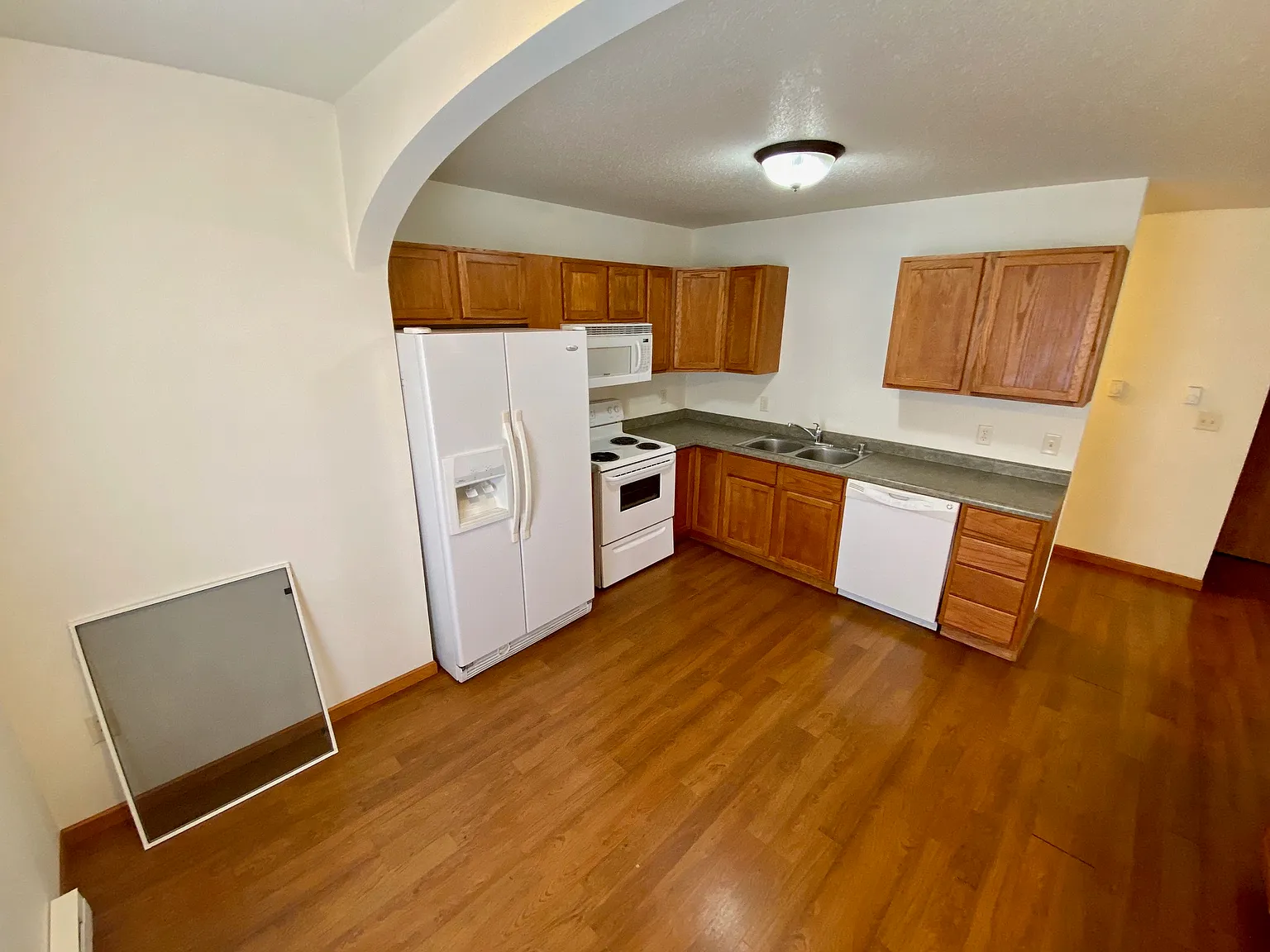 4 bed, $1,800 — Photo 3