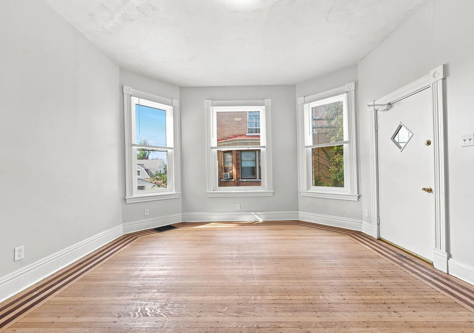 67 Oregon Avenue — Photo 2