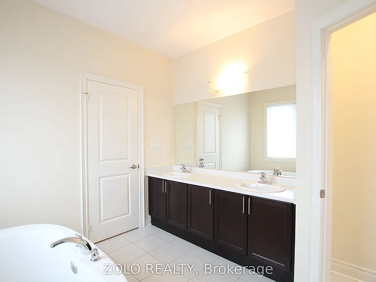 64 Cayton Cres — Photo 36