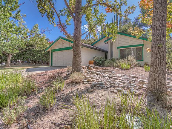 5th image of 8225 Foxfire Dr