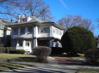 136 Wesley Ave, Oak Park, IL 60302