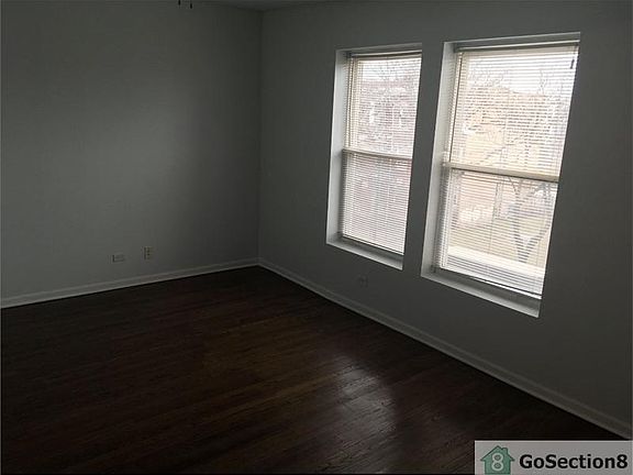2nd image of 6142 S King Dr #Gs3s