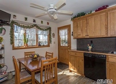 3rd image of 46 Westminster Ln
