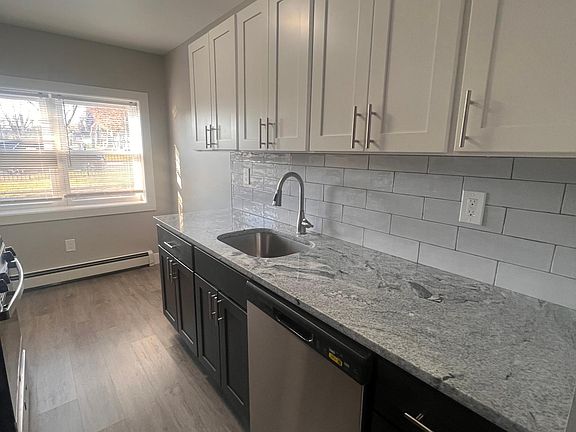 4th image of 430 Park Ave #B18