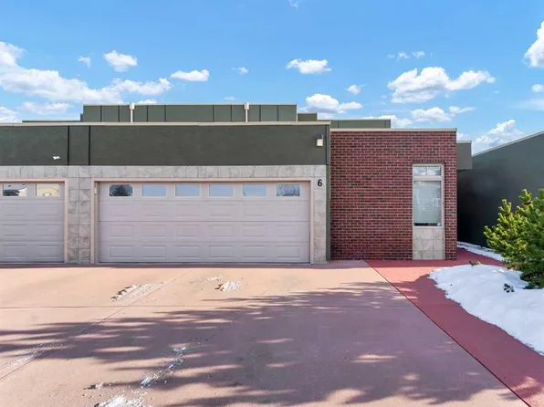 6 W Palisades Way NE, Medicine Hat, AB T1C 2B4