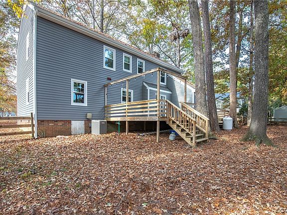 3rd image of 2325 Loch Braemar Dr