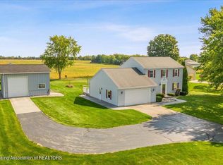 2843 Loomis Rd, Saint Johns, MI 48879