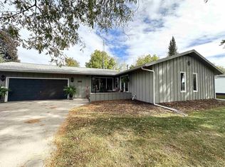 914 Elm St, Mauston, WI 53948