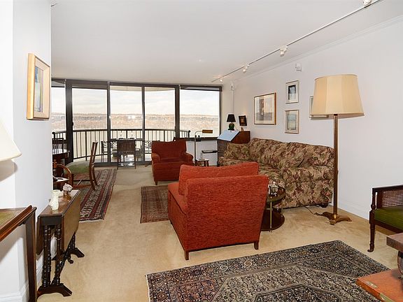 4th image of 2521 Palisade Ave APT 12B
