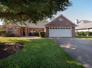 3906 Brighton Dr, Bryan, TX 77802