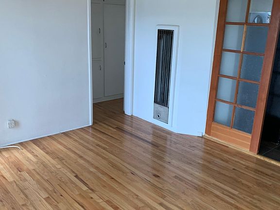 3rd image of 1136 Berkeley Dr