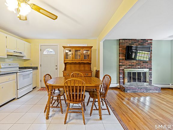 3rd image of 19 Oak Street