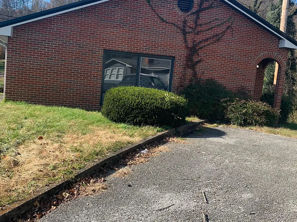 218 Peach St