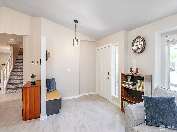 3rd image of 514 Blanchat Court