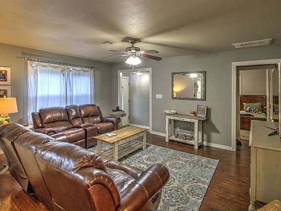 2nd image of 309 E 12th Pl