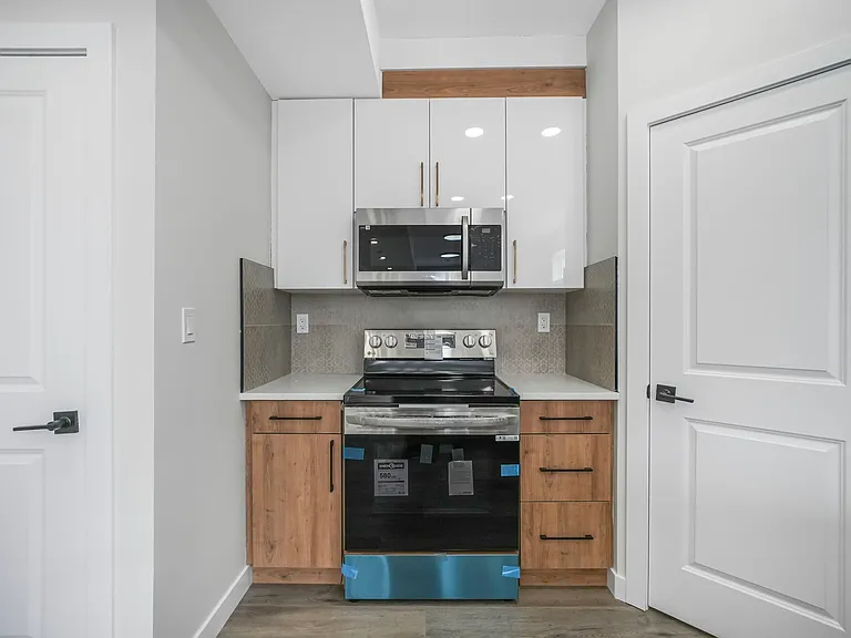 12021 95a St NW — Photo 22
