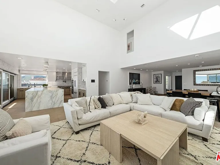 25302 Malibu Rd — Photo 6
