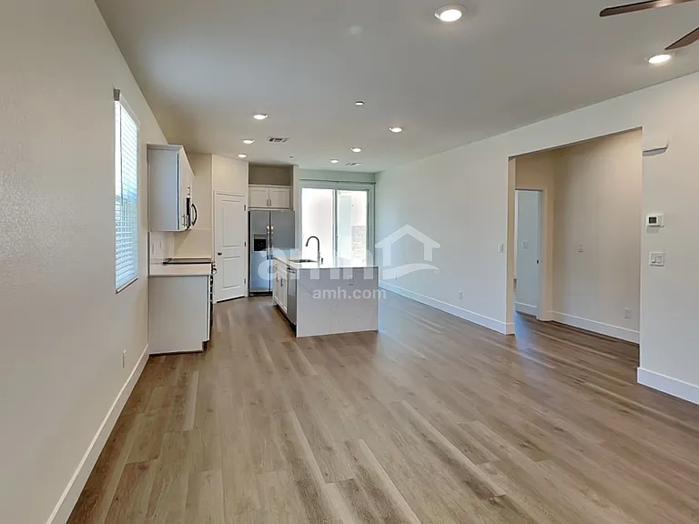 842 English Primrose St — Photo 5