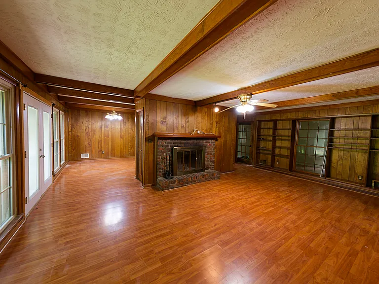 1081 Mountain Woods Ct — Photo 5