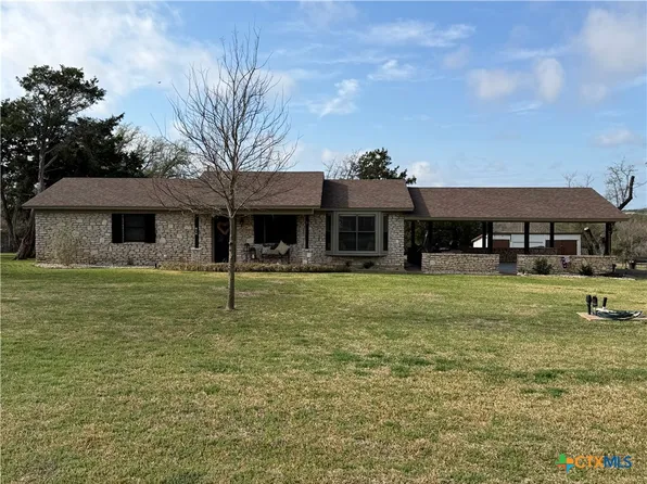 615 River Oaks Dr, Gatesville, TX 76528