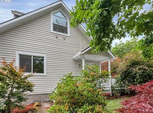 4516 SW Brugger St, Portland, OR 97219