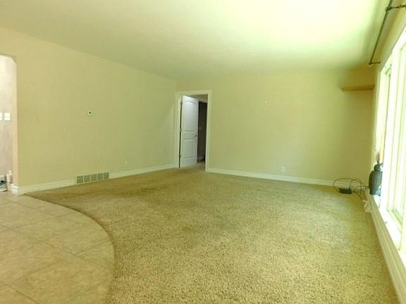 5th image of 2829 Woodside Dr