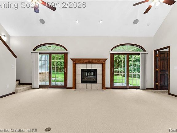 3rd image of 1143 Brewster Rd