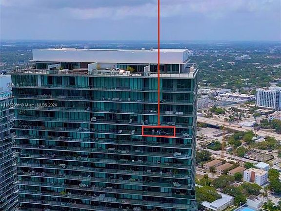 3rd image of 650 NE 32nd St Unit 4906