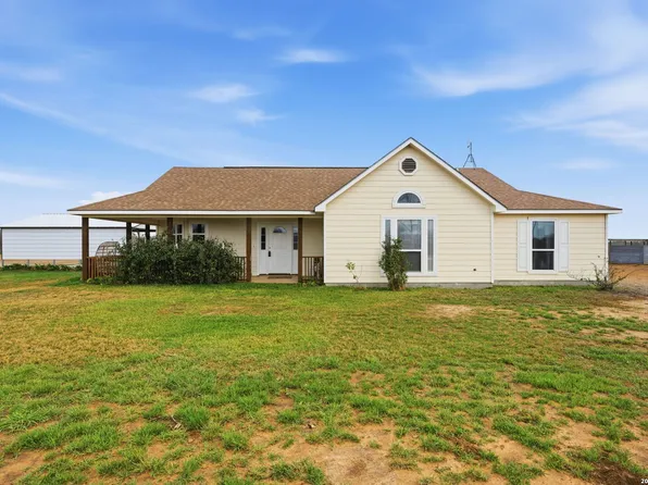 1163 County Road 323, Jourdanton, TX 78026