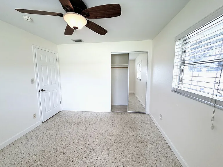 1637 S Mayfair Rd — Photo 24