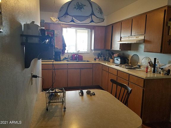 3rd image of 5220 E Des Moines St