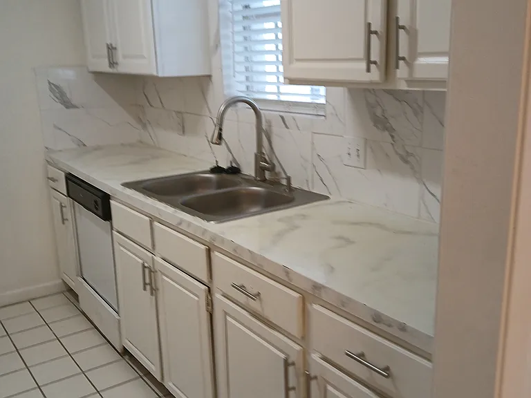 240 Indiana Ave — Photo 14
