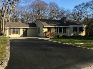 330 Lansdowne Rd, Warwick, RI 02888
