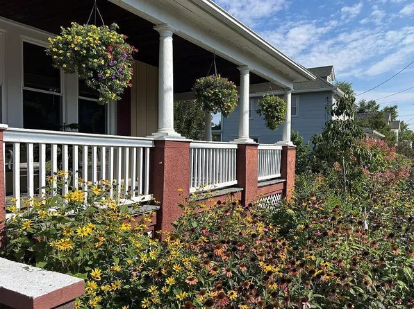19 S Cedar St, Beacon, NY 12508