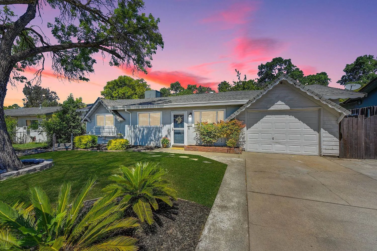 7233 Oakberry Way photo 1