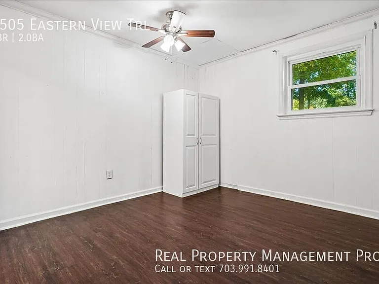 9505 Eastern View Trl — Photo 26