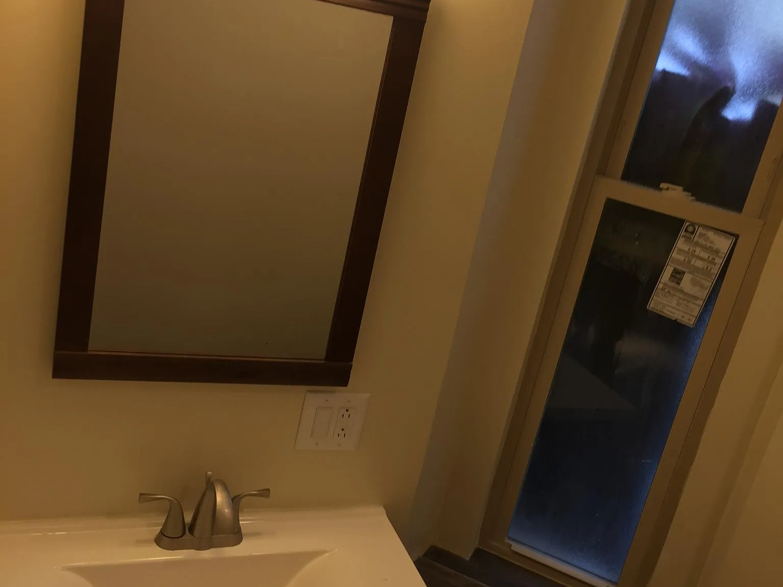 1 bed, 850 sqft, $1,200 — Photo 2