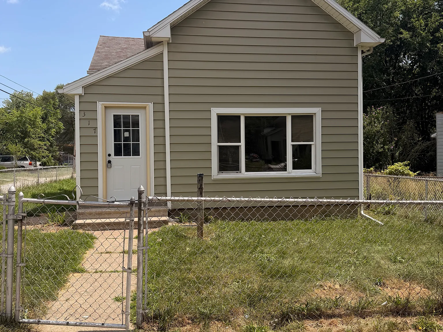 3 bed, 1108 sqft, $1,200 — Photo 1