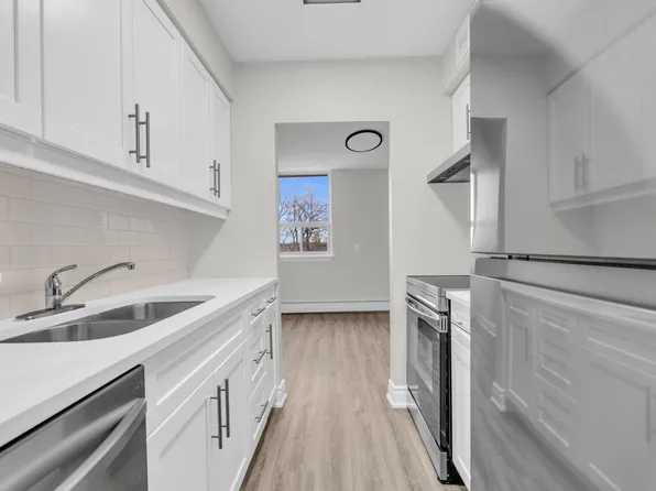 Fairview Towers, 3189 King St E, Kitchener, ON N2A 1B2