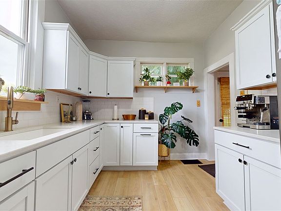 4th image of 236 Fiant St