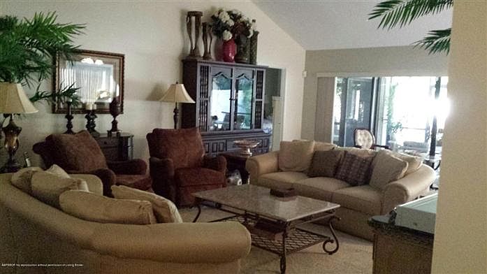 1st image of 239 E River Park Dr