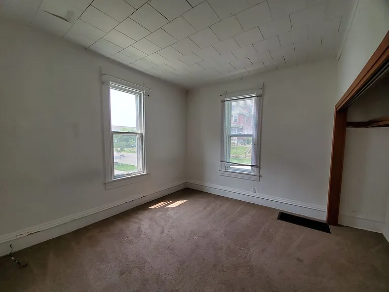 Walnut St 2512 — Photo 22