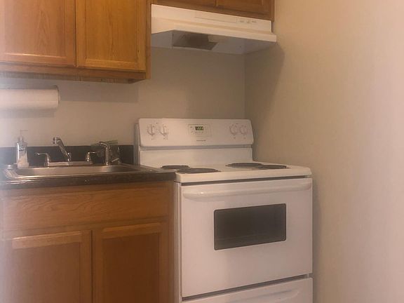 4th image of 1410 Saint Andrew St #7