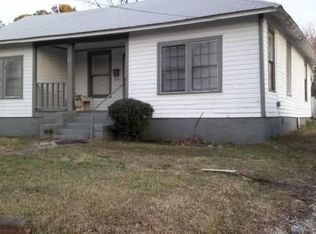 635 S Hoskins Rd, Charlotte, NC 28208