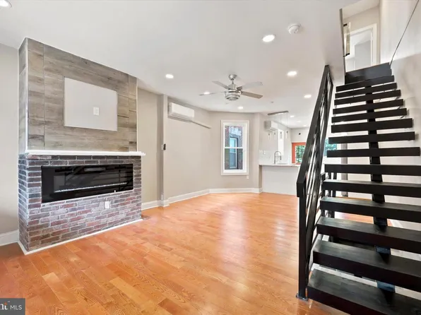 5439 Regent St, Philadelphia, PA 19143