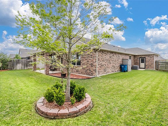 4th image of 7414 Saint Andrews Dr
